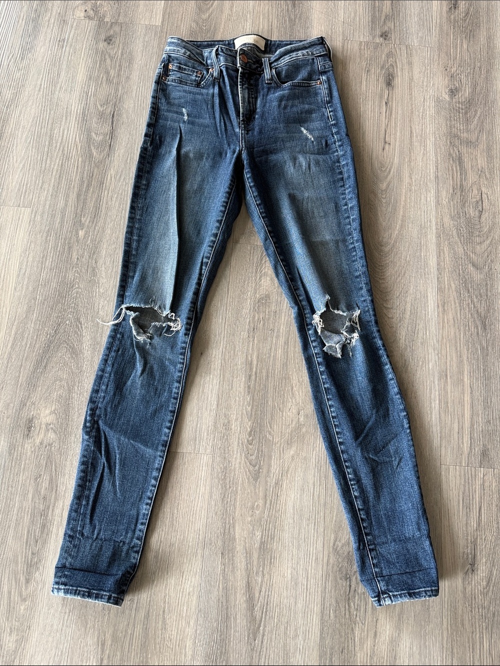 The Castings Dark Blue Distressed Skinny Jeans size 25